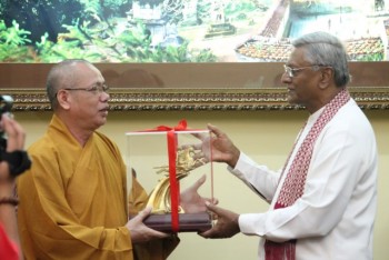 Ngài Chamal Rajapaksa - Chủ tịch Quốc hội nước Cộng hoà Sri Lanka thăm quan HVPG Việt Nam tại Hà Nội