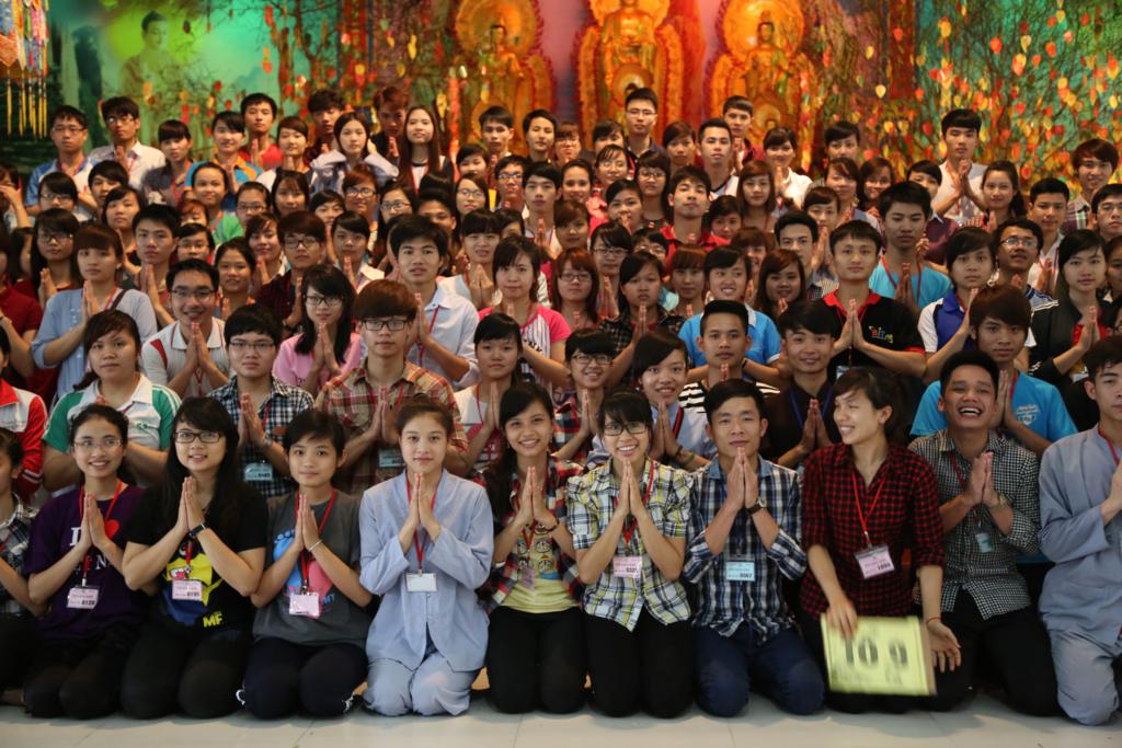 Khoảnh khắc ghi nhớ của học sinh & sinh viên  trong khóa tu Chùa Khai Nguyên