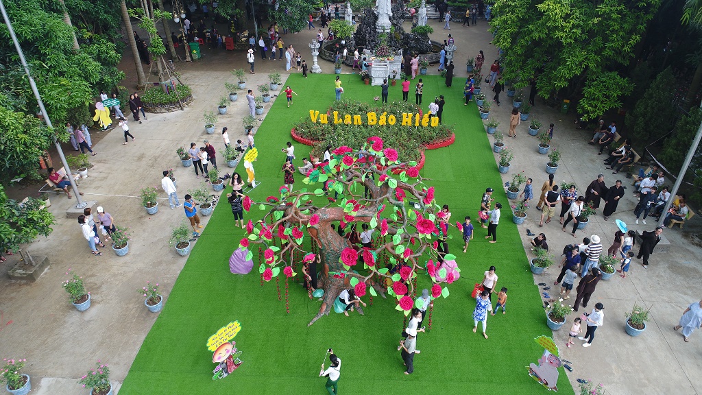 Flycam Lễ Hội Hoa Hồng Tri Ân Cha Mẹ - Chùa Khai Nguyên 2017