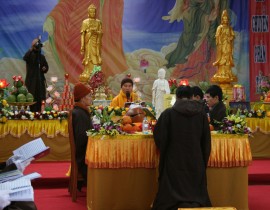 Anh-Phap-Hoi-Trung-Phong-Tam-Thoi-He-Niem-Chua-Tan-Vien-12-10-2011-IMG-0524.jpg